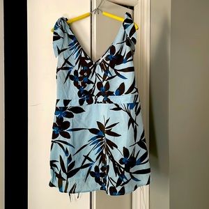 Cute and comfortable maternity top